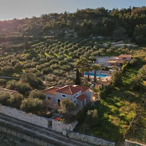 Ferienhaus The Olive Grove With Swimming Pool And Breakfast, Archanes
